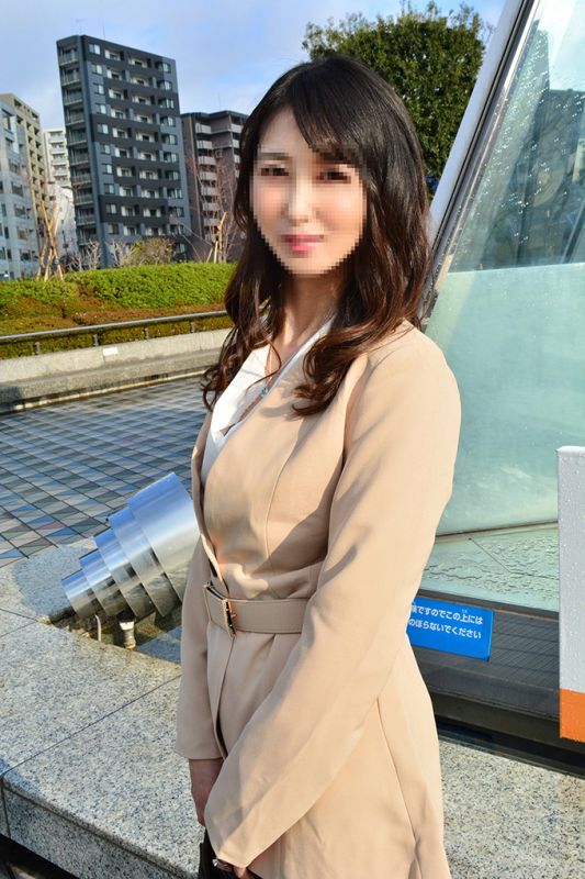 FC2-PPV-1367526 【個人】有名S級女醫43歳中出不倫性愛映像OO
