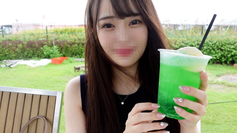 FC2-PPV-2253450 露臉！！【無修正】可愛性感與淫靡・・・美麗眼神白皙Gcup美女中出!!（前編）