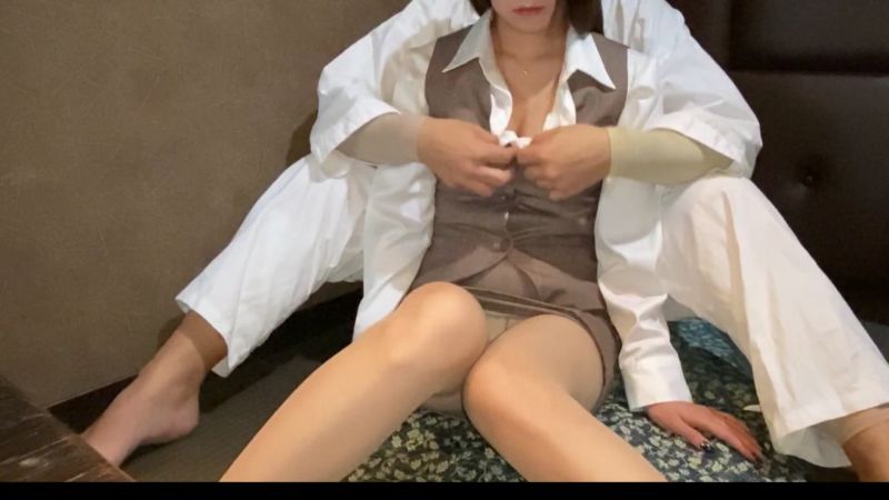 FC2-PPV-1572752 鄉下美人選美會地方美人OL為了哥哥欠債中出露臉OO