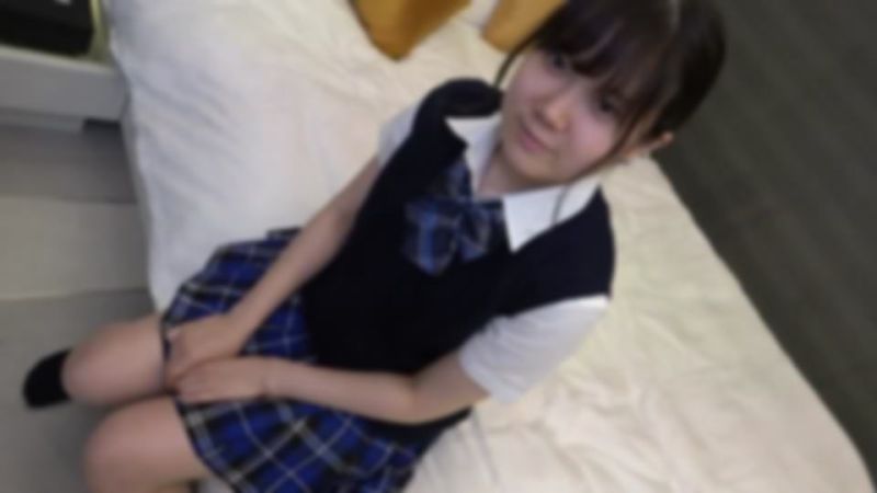 FC2-PPV-2366399 天真18歳現役3年生。擔任OO會長白皙苗條美OO初次濃厚性體驗。濕濡小穴不經意暴發、2連續中出。