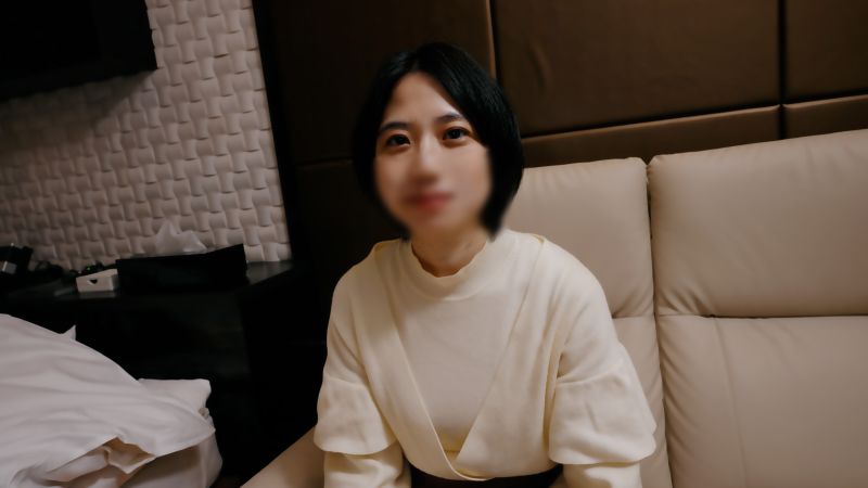 FC2-PPV-4070426 與鮑伯頭相配的三字頭美女認真性交