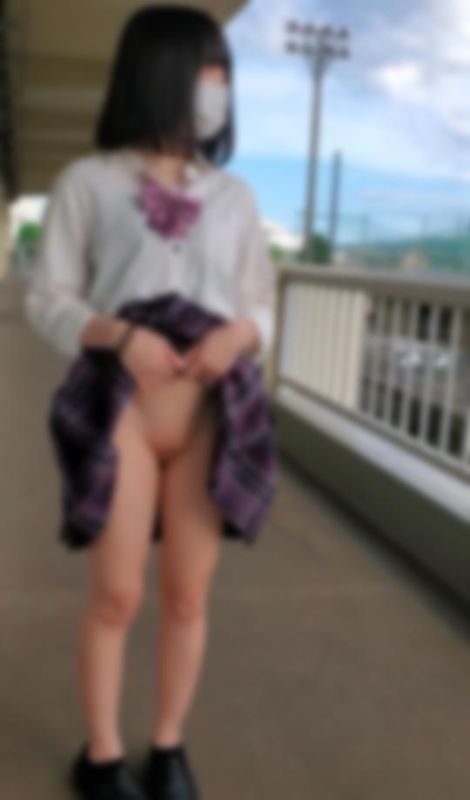 FC2-PPV-3129863 (現)OO妹夢醬。進入學校脫內褲口交。在賓館疼痛OO喪失…