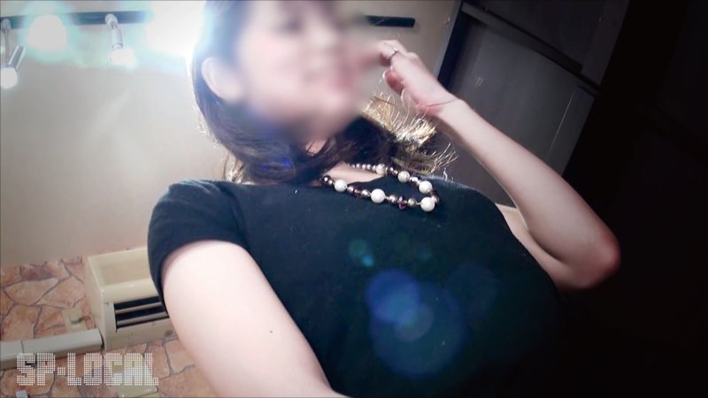 FC2-PPV-4411730 年轻的外表3OO的已婚女子面试拍摄后中出