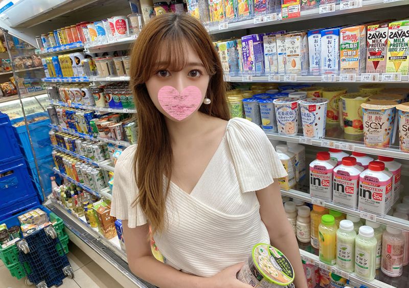 FC2-PPV-3120944 無法保守秘密的口風鬆酒店妹處罰連續中出。