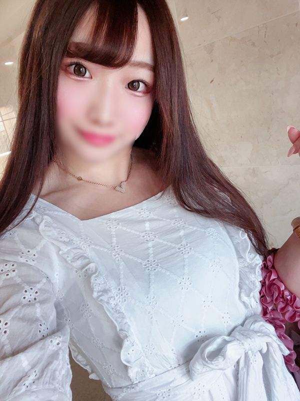 FC2-PPV-2067879 完全露臉 白皙清楚18歳現役女OO！光看到肉棒就濕了