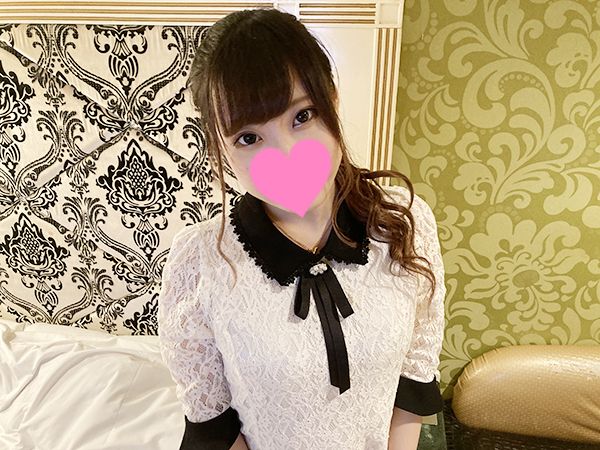 FC2-PPV-1517731 【個人・無修正】20歳漂亮妹系白虎OO、吞土肉棒隱藏婊子名器小穴無套抽插大量中出