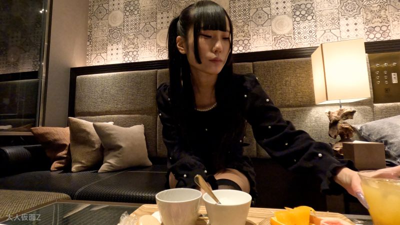 FC2-PPV-4364209 美緒(19)可愛巨乳大OO的初肛門貫通影片本編與其他角度。
