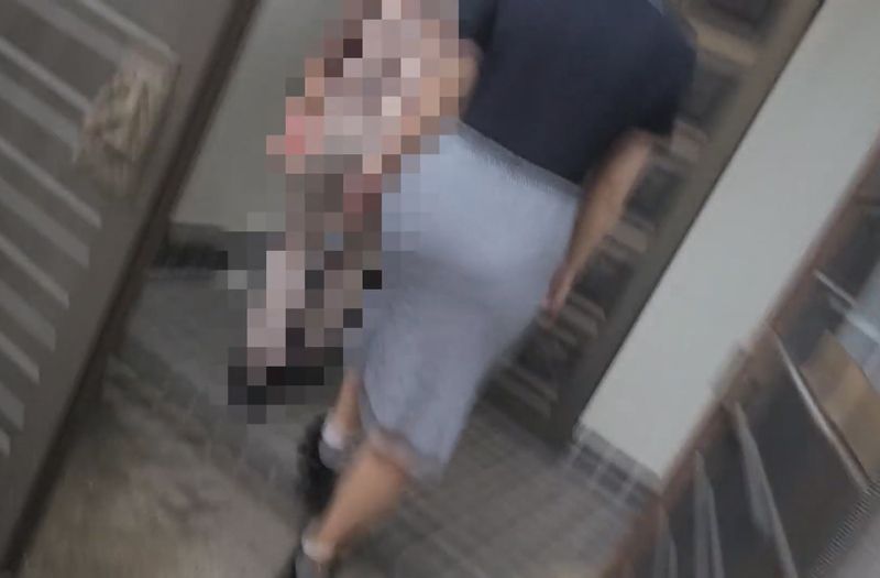 FC2-PPV-3696067 【個人】還債避難中的下町妻子 擔心在認知症婆婆面前讓人看見、忍不住喘息聲…