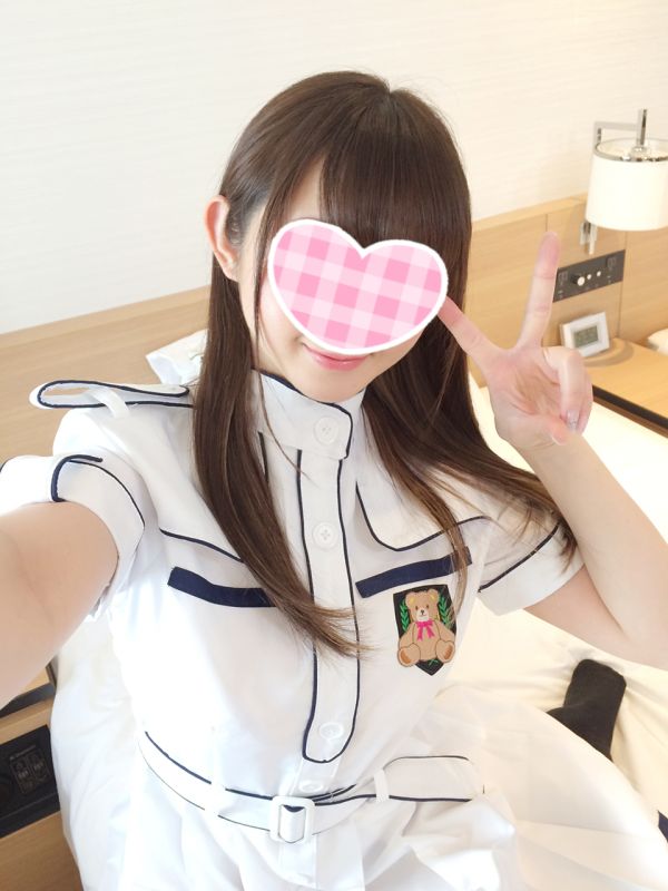 FC2-PPV-1104852 禁斷！國民的F罩杯巨乳偶像與御宅族私拍成功 夢的3P
