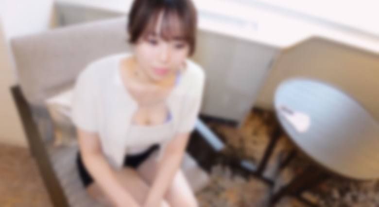 FC2-PPV-4500786 『完全露臉』麗的神級胸部職業樂器演奏者。