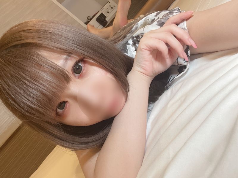 FC2-PPV-3070466 【無】與貧乳OO妹子在露天溫泉無套抽插中出