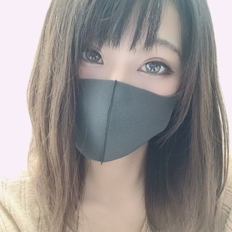 FC2-PPV-1593427 【自拍】猫眼可愛的失戀傷心美OO(19)、穿上女僕服裝人生初次自拍性愛。【無修正】