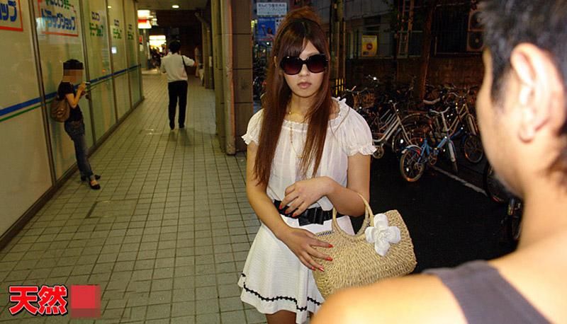 _10musume_110511_01 搭訕獲得的希望成為模特兒的OO