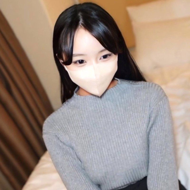 FC2-PPV-4602994 因為害怕人群而宅在家裡的女性說她感到寂寞，想要兩個人在一起，而不是在人群中交談，所以我內射了，她才坦露心聲說其實希望這樣！