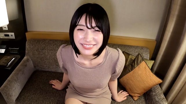 FC2-PPV-4591674 【限定販售】完全露臉！傳說級美女的最終作品！初3P、初次中出…能不看這部作品度過2024年嗎…？