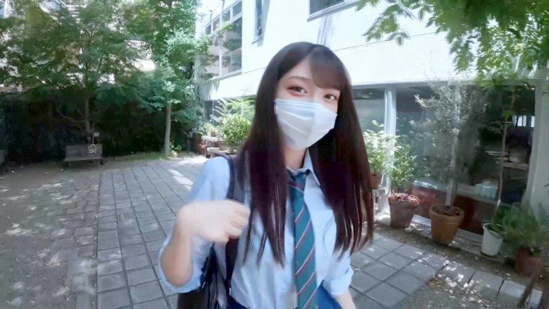 FC2-PPV-4616461 【真實無碼美女】事務所OO到來挖角的超正統派18歳美女無套連中出。制服姿出演
