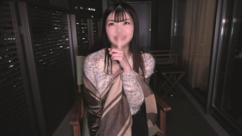 FC2-PPV-4636742 【即時插入中出素人妻】無碼＜清純妻→陽台露出！破洞牛仔褲×濃稠精液中出＞從牛仔褲的破洞窺視美麗淫穴，用真實插入猛攻！對未使用的緊貼淫穴連續中出！忘記日常和丈夫，高潮不斷！