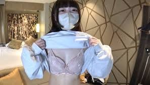 FC2-PPV-4677945 【坂道系】【完全秘密版】【數量限定】【陰道鴨嘴鏡頭收錄】【中出】【FC2初出演】都內專科生海 OO