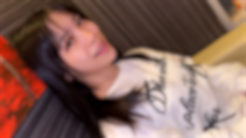 FC2-PPV-4712071 用「對不起…///♡♡」高潮到不行，對有男友的纖細爆乳美女用各種方式攻勢，就算她說不行也不停的SEX，直到她空空如也為止，注入特濃乳液