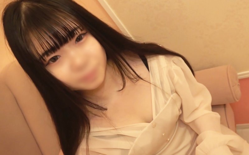 FC2-PPV-4712596 【黑髮xOO颜】在中目黑的站立式居酒屋遇到的矮小150cm的美女♡ 尽情享受抱起来触感120分的Q弹身体，然后无套中出！