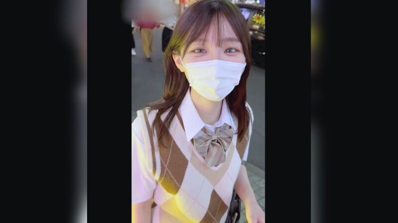 FC2-PPV-4756319 【過去最高出資】”被藝能經紀公司瘋狂挖掘”的超美型混OOOOOO，人生第一次無套中出。以制服姿態演出 90分鐘以上4K高畫質拍攝珍稀影像。