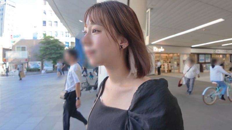 FC2-PPV-4768553 【初次】F罩杯(MARCH)美女「打工的薪水不夠...」為了學費應徵高額打工