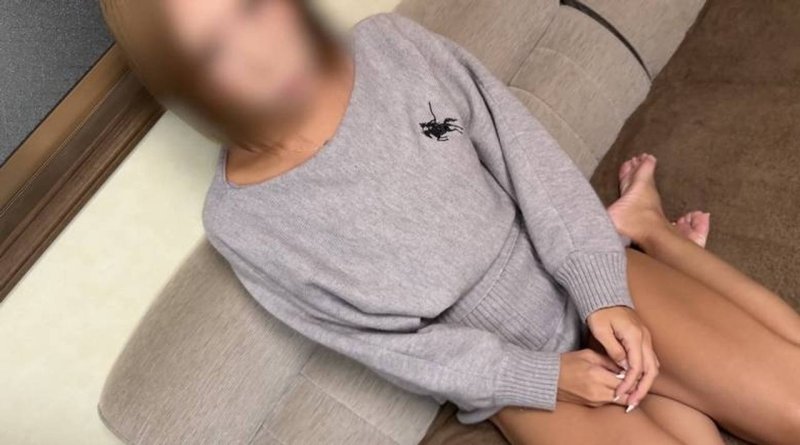 FC2-PPV-4792091 【完全素人】肤色小麦色的性感人妻！因为无法拒绝的性格，是个容易被压OO的坏妻子。即使是危险期也毫不在意地在阴道深处中出。有特典