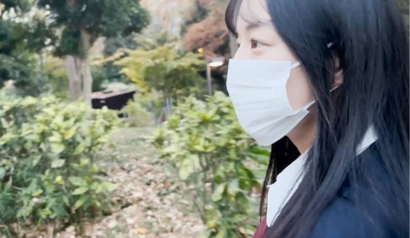 FC2-PPV-4796357 危险作品 对在特殊环境下长大的冈山静酱，大叔用爱意中出