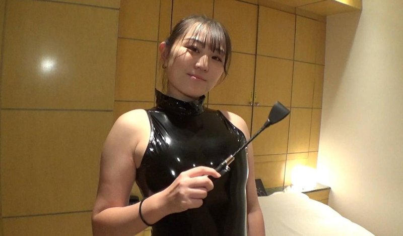 FC2-PPV-4811093 虽然天真，但有S的素质 令人期待的模特儿「责骂M男很开心」