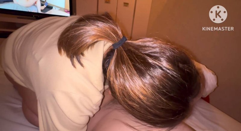 FC2-PPV-4812268 地方超市的收銀員、普通主婦，被用連她老公都沒看過的蟹腳玩弄。明明只是普通打卡的家庭主婦，竟然是這種打扮…客人們也一定不知道吧