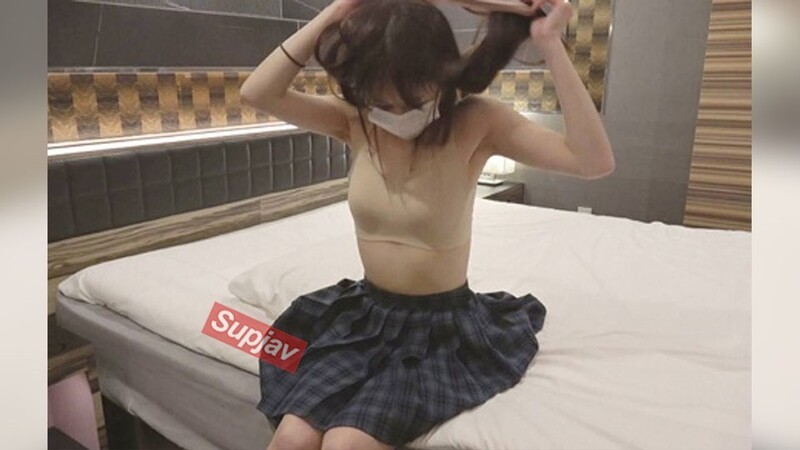 FC2-PPV-4816385 【天】以可愛為人生的超級萌天使醬，因為猛烈抽插的快感痙攣而大爆發白眼昏厥！用髒老爹無套中出，在黑歷史中激怒的影像（2）