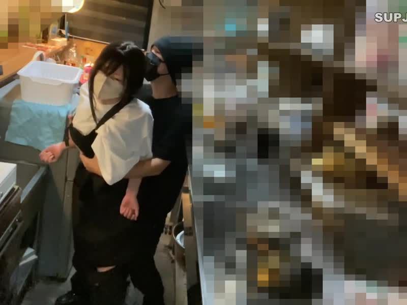 FC2-PPV-4824107 【個人拍攝】沒想到會在介紹的工作地方被要求情色自拍