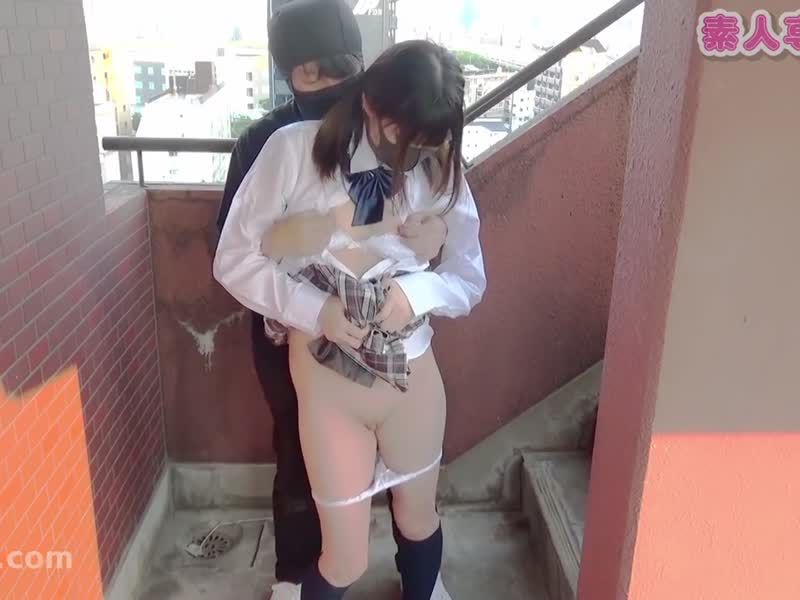 FC2-PPV-4823153 【第二彈】對磨鏡地雷系妹在緊急樓梯無套中出