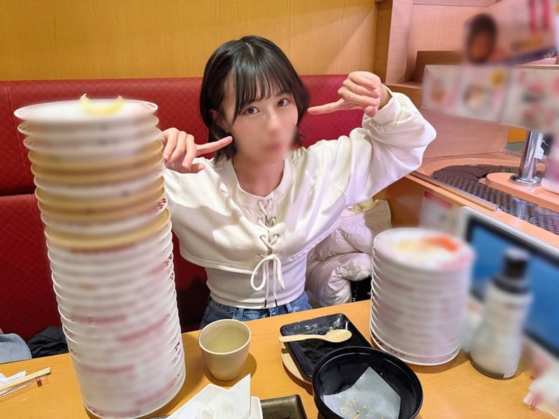 FC2-PPV-4826950 【稀少・對比②】彷彿懷孕！和大胃王肚腩女友（2OO）的自拍SEX 乳頭硬挺5公分搖晃的激烈騎乘位＆大量無套中出【素人個人拍攝】