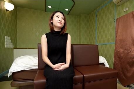 FC2-PPV-4832617 【無碼・中出】面試→立刻受精中出！想拍成人影片的千金小姐，2OO素人，進行了面試【附贈高畫質版影片特典】