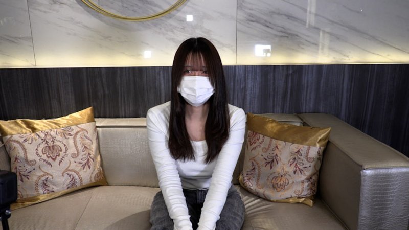 FC2-PPV-4848293 【素人初次拍攝】明日香(18) 黑髮長髮的可愛素人。努力嘗試第一次和中年代謝不良男人的做愛，很棒。但是因為肛門責備而放棄。即使如此還是被再次插入...