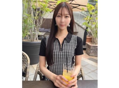 FC2-PPV-4848687 ⚠優勝了⚠※Part2※超可愛！高挑170cm神級身材美女・2OO⇒身體太柔軟，用Y字平衡插入後直接中出了（彩美）