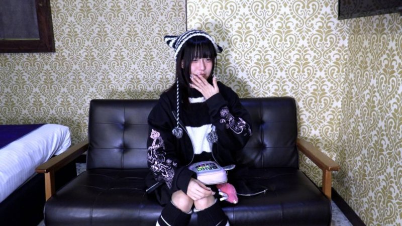 FC2-PPV-4852010 【素人初次拍摄】小潮(20)153cm36kg的纤细Cosplayer的初次拍摄。中出并肛门贯通ATM。长时间的电动按摩责备连续高潮，一边流口水一边颤抖