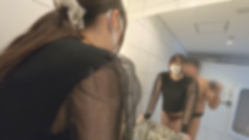 FC2-PPV-4867919 ♡4/5日止半價【無碼・完全素人・無套中出】冷豔美女！高挑纖細的OL小姐是超喜歡被責備陰蒂的淫蕩女性。從後面被大叔的粗肉棒咚咚頂，中出時的