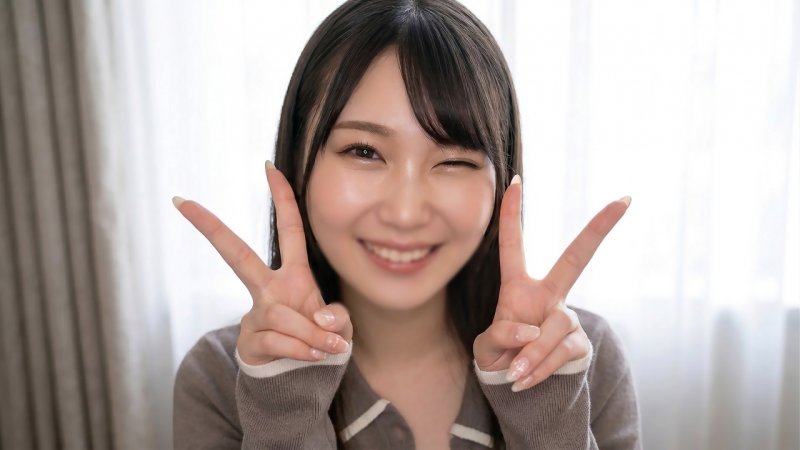 FC2-PPV-4870708 【附特典】【現役偶像】【全臉露出】慾望不滿的清純美女2OO讓纖細苗條的身體彈跳，發出不像是偶像的喘息聲，潮吹連發！！一邊被手淫一邊自我介紹→從巨根吞嚥口交到正常位，用第一次的巨根高潮