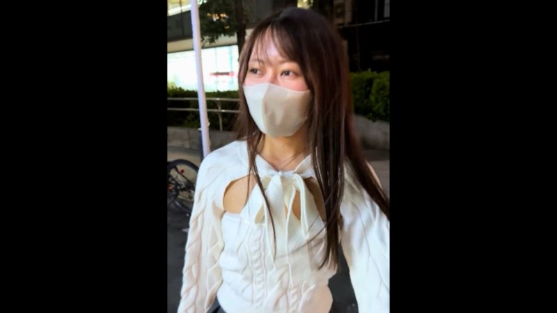 FC2-PPV-4881841 和長得像小櫻的偶像系田徑美女進行全*2連續中出SEX。舉起纖細的身體狠狠地做愛