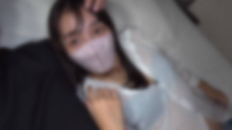 FC2-PPV-4884974 曬痕很色情！【無碼】【中出】曬痕很色情，和男性經驗值少的有男友的美女中出出軌。一邊用按摩棒一邊正常位高潮了。※有特典