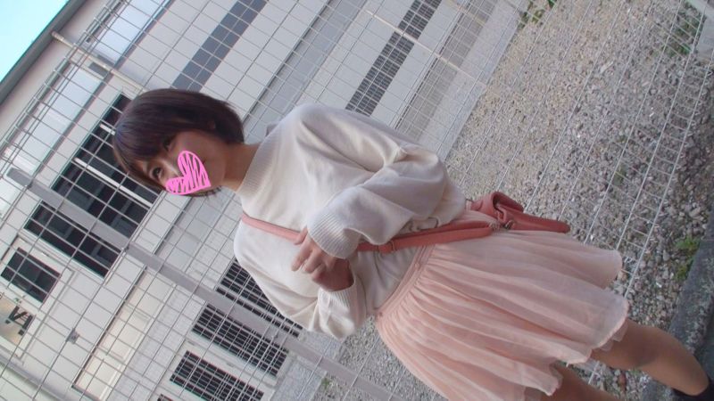 FC2-PPV-1293632 可愛到讓人受不了的19歳　搭訕馬上無套抽插中出