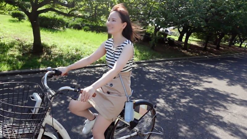 FC2-PPV-3973082 不擅長拒絕美女美白般運動員今年20歳的專科生！！一面可愛臉蛋扭曲顔一面持續絕頂有感口爆與2回無套中出！！