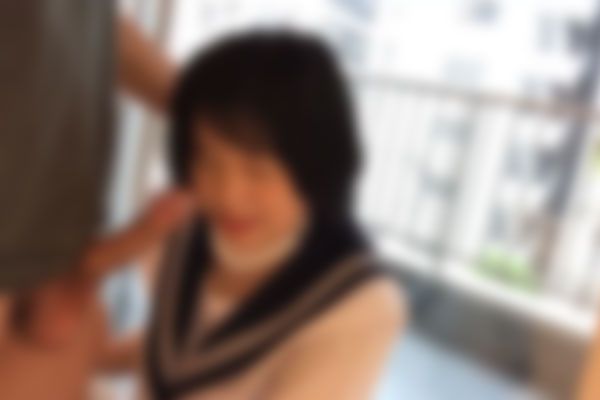 FC2-PPV-4173830 對與水手服相配過頭的年輕妹子中出後顏射