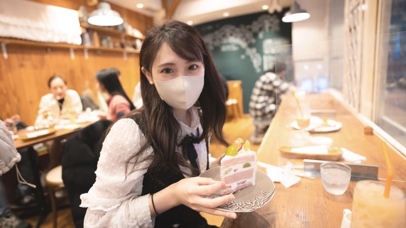 FC2-PPV-3189076 憧憬當麻豆在星巴克打工的店員無套中出口內射精！！