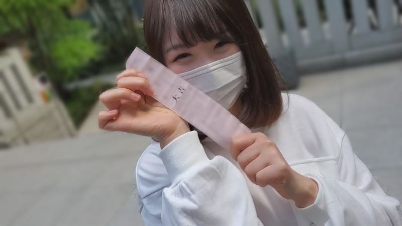 FC2-PPV-1782986 【無修正】 有理由巨乳現役大OO危險日中出。