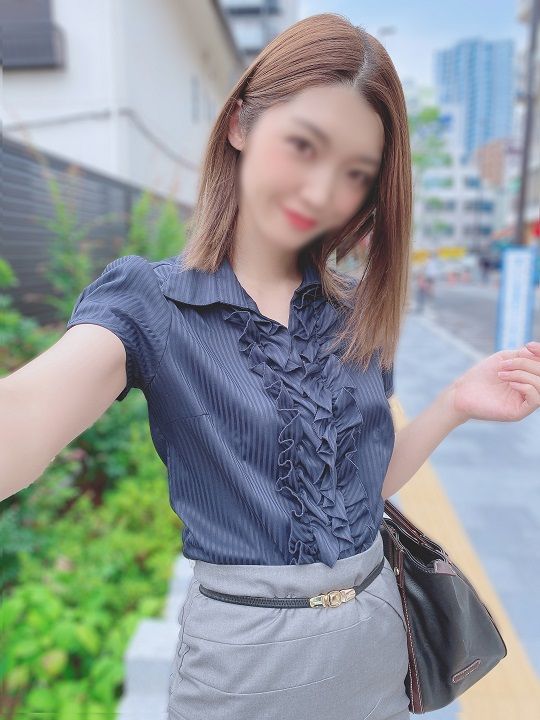 FC2-PPV-1622587 社长秘书 27歳 【絶顶疯狂】休息时繁忙时期压力爆发的女人。被OO爽到高潮痉挛停不下。