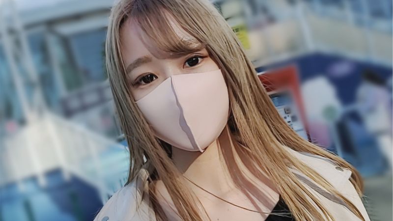 FC2-PPV-1917445 【無修正】女子酒吧打工的20歳女大OO中出！！