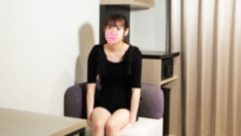 FC2-PPV-3864120 美腿貧乳同好集結。未熟女子小莓!吞吐比自己臉還大的巨根。捲毛陰戶被瘋狂抽插。濃厚中出保證懷孕。
